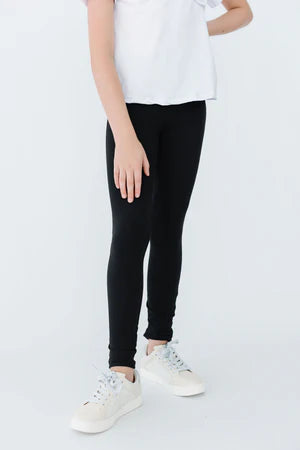 Model Wearing Mila & Rose Black Leggings 