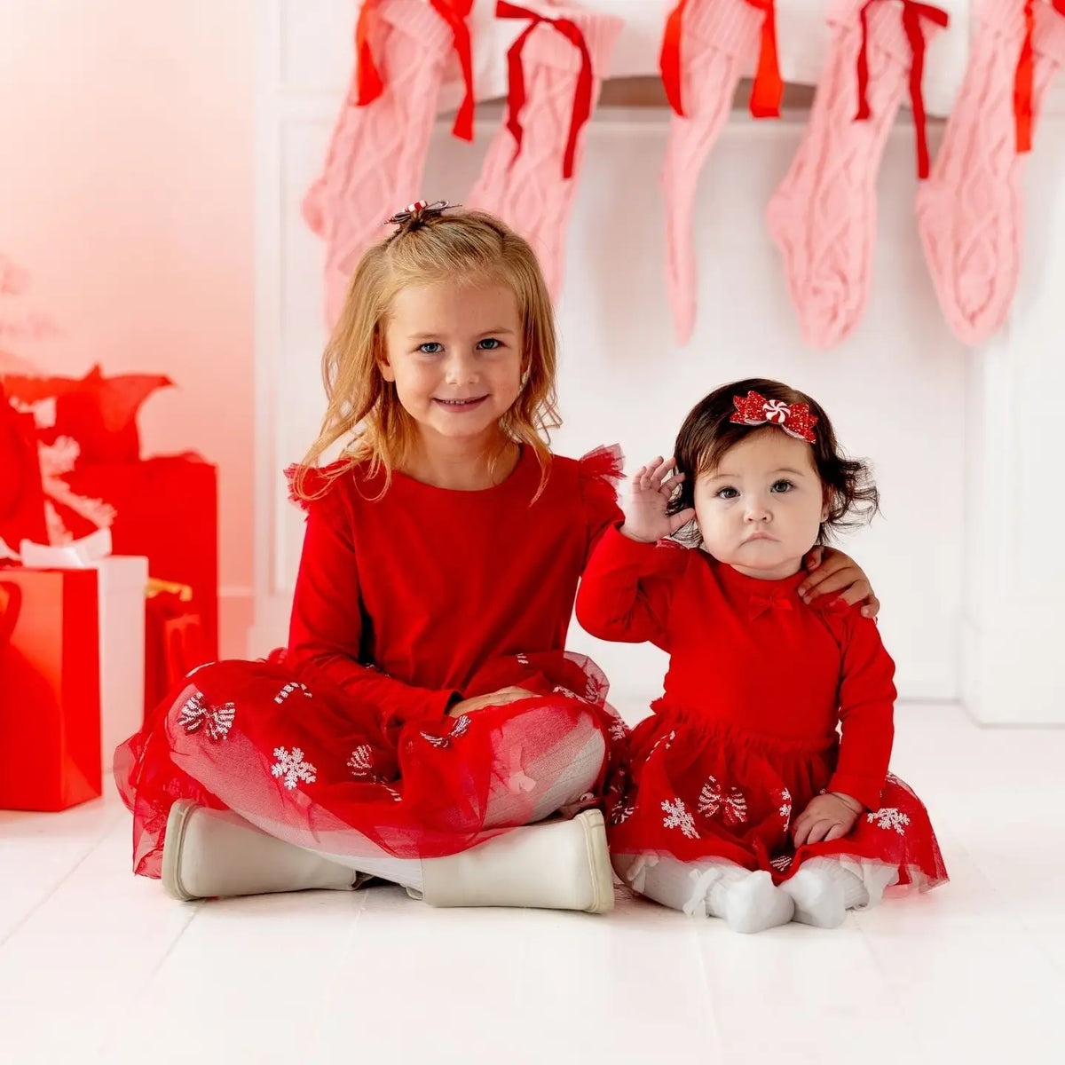 Models Wearing Sweet Wink Peppermint Glitter Christmas Bow Clip - Hair Accessories