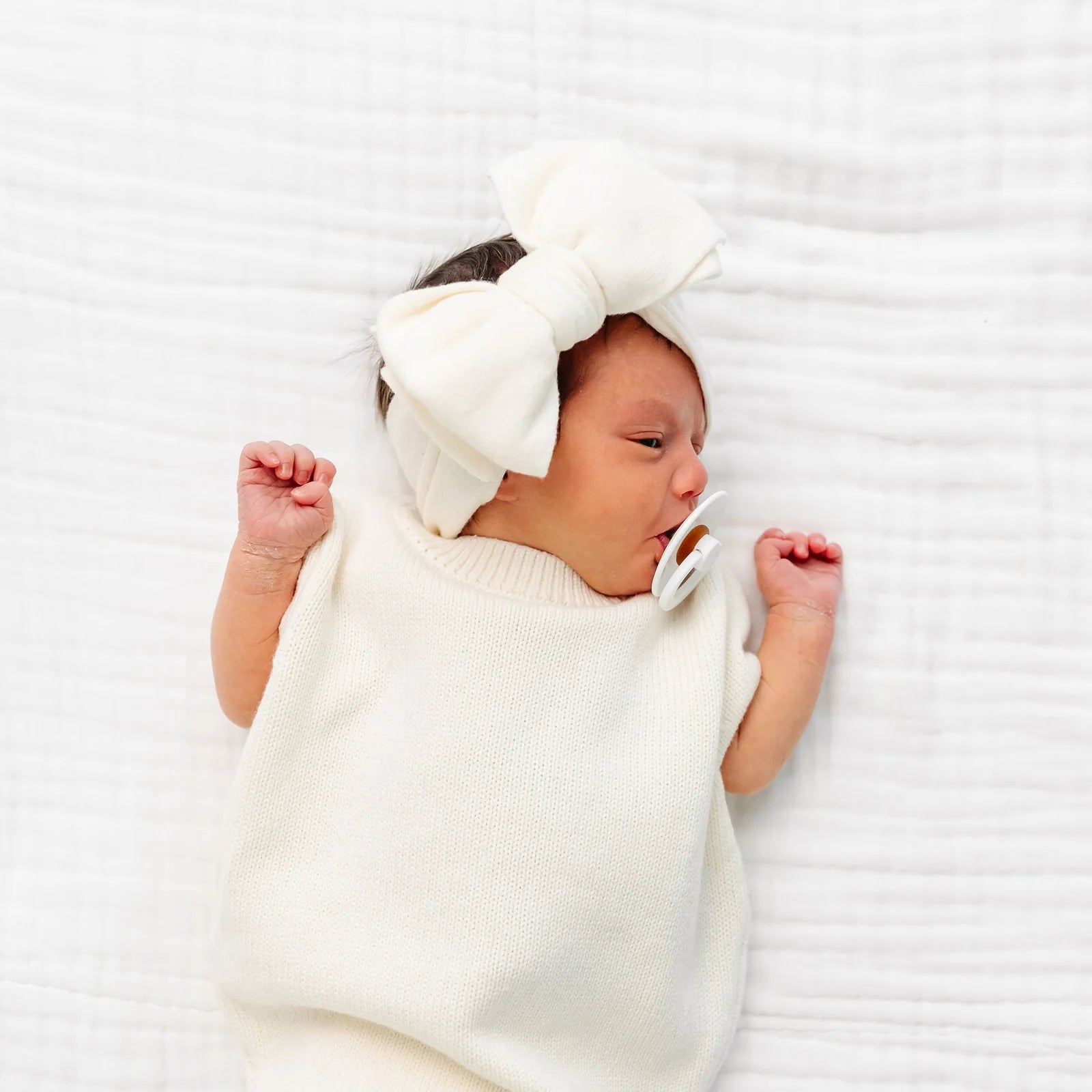 Model Wearing Lou Lou & Company Knit Headband - Ivory