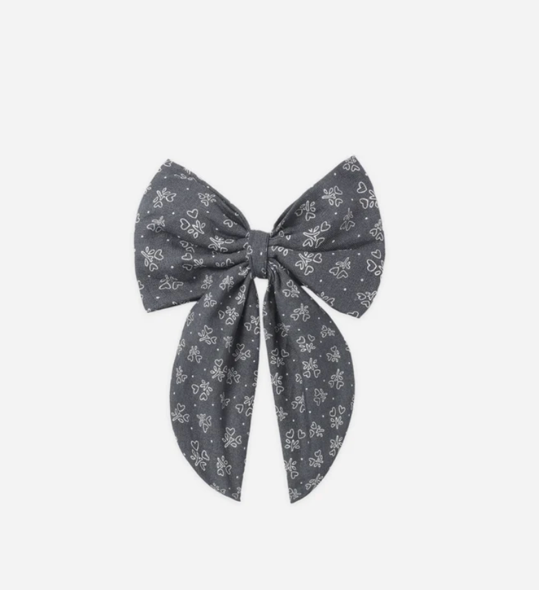 Oversized Bow || Heart Ditsy