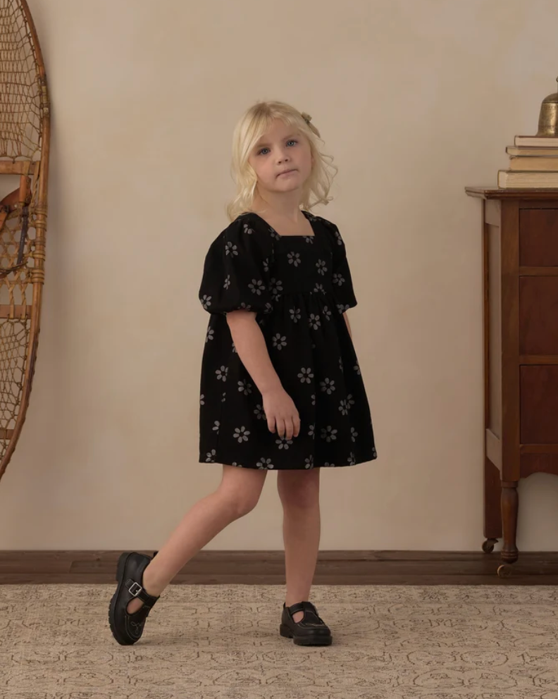 Gretta Babydoll Dress || Black Daisy