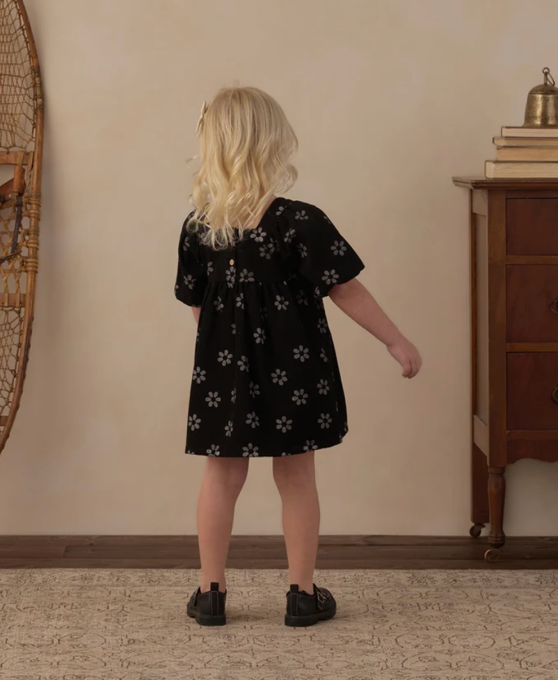 Gretta Babydoll Dress || Black Daisy