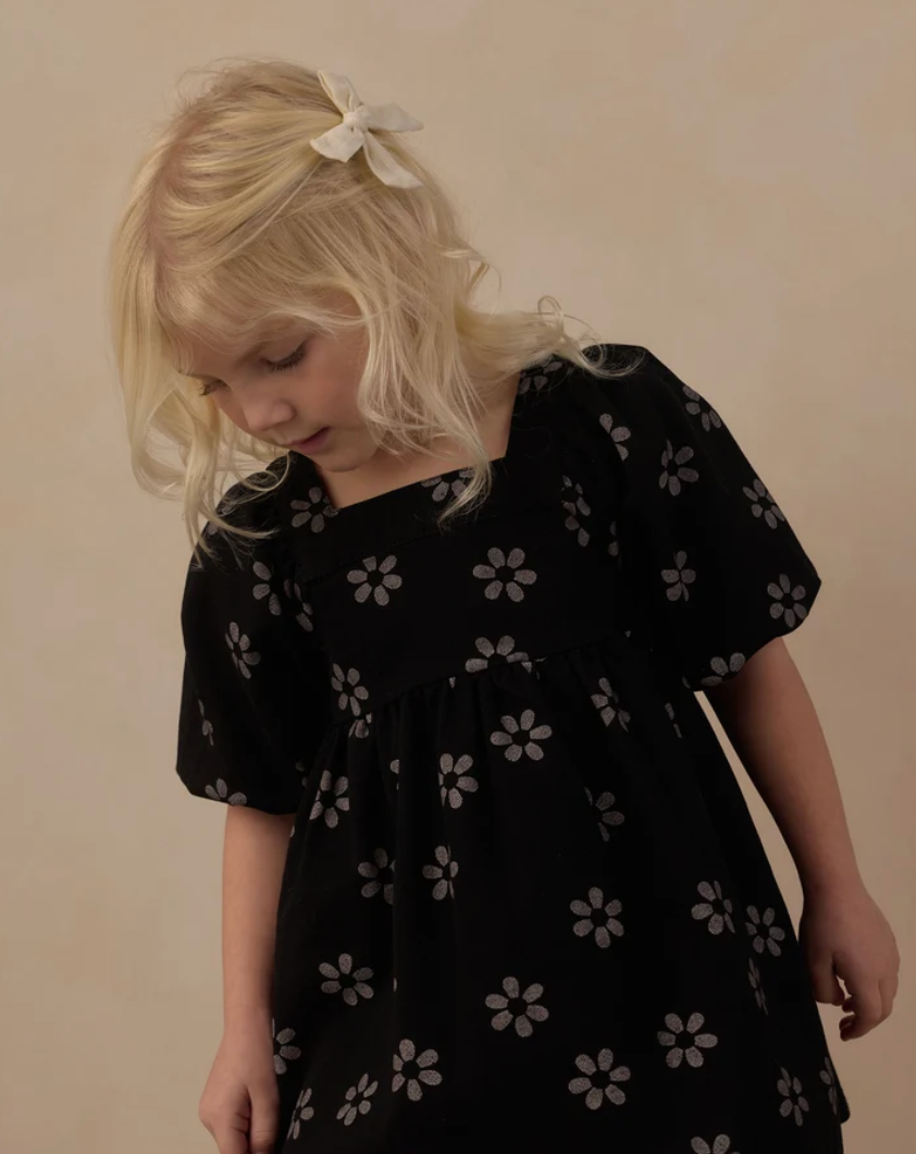 Gretta Babydoll Dress || Black Daisy