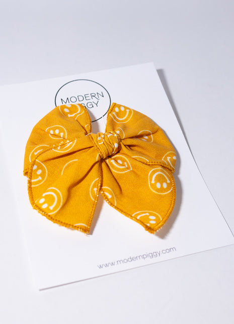 Be Happy Party Bow