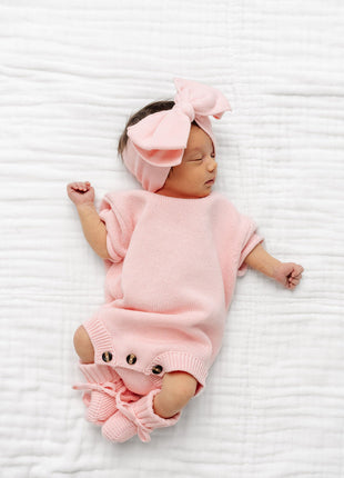 Model Wearing Lou Lou & Company Knit Headband - Blush