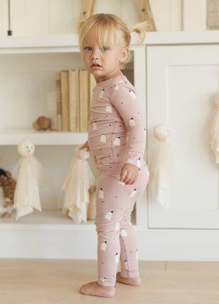 Model Wearing Quincy Mae Bamboo Pajama Set || Pink Ghosts