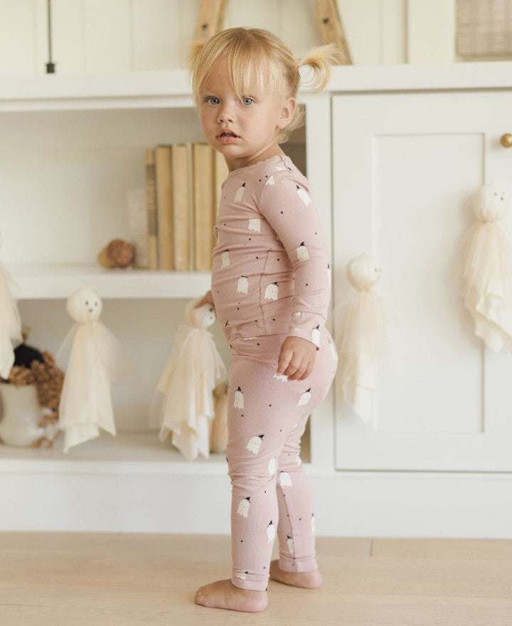Model Wearing Quincy Mae Bamboo Pajama Set || Pink Ghosts