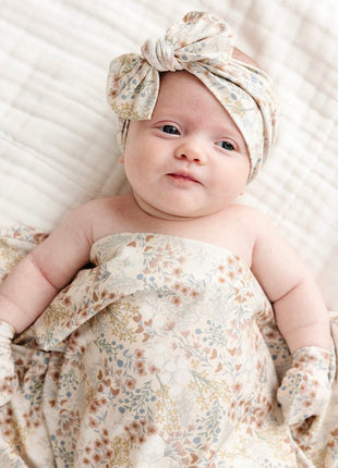 Model Wearing Lou Lou & Company Pearl Headband