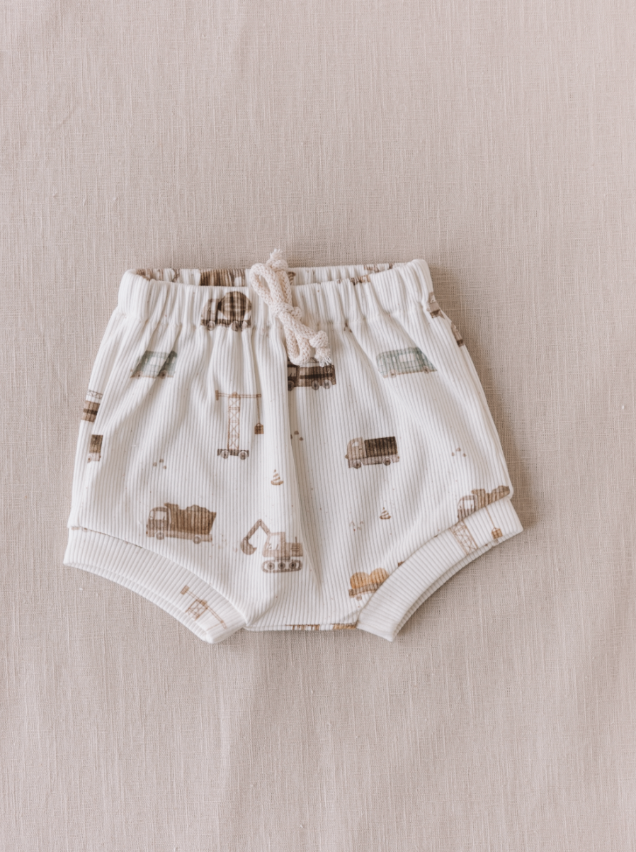PETITE EvelinaApparel Baby boy shorts / ribbed cars & trucks