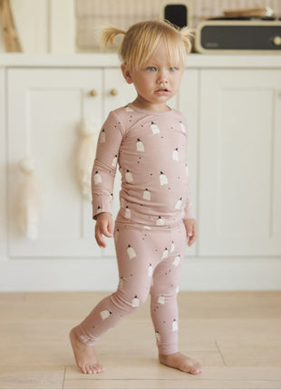 Model Wearing Quincy Mae Bamboo Pajama Set || Pink Ghosts