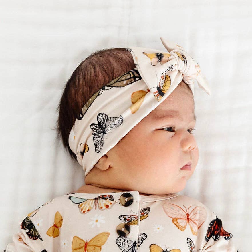 Model Wearing Lou Lou & Company Amelia Headband