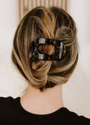 Model Wearing Teleties Round Flat Hair Clip | Small | Tortoise