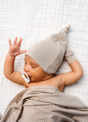 Lou Lou & Company Banks Top Knot Hat & Swaddle Blanket 
