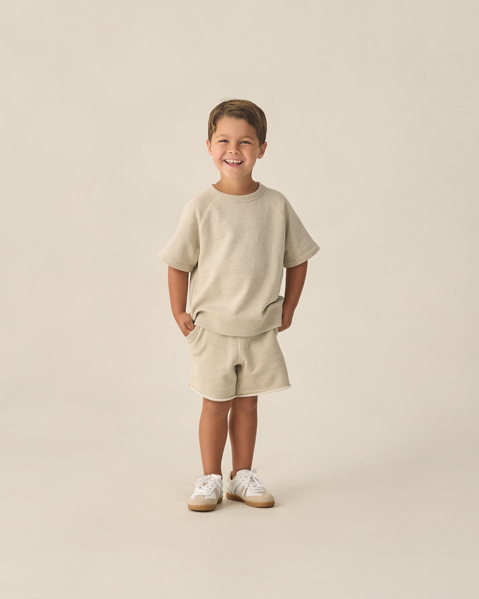 Model Wearing Rylee & Cru Short Sleeve Swestshirt || Heathered Oatmeal