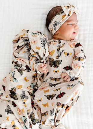 Model Wearing Lou Lou & Company Amelia Swaddle Blanket, headband, knotted gown 