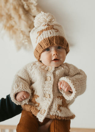 Model Wearing Huggalugs Oh Deer Beanie Hat