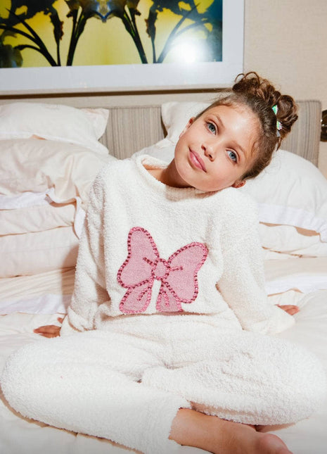 Model Wearing Lola & The Boys Big Bow Crystal Fuzzy Set