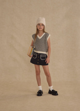 Model Wearing Rylee + Cru Sweater Vest || Black Speckle