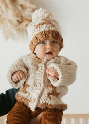 Model Wearing Huggalugs Oh Deer Beanie Hat