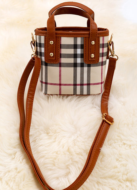 Kids Charm Online Plaid printed mini tote bag with caramel trim. BBG40031 M
CARAMEL TRIM